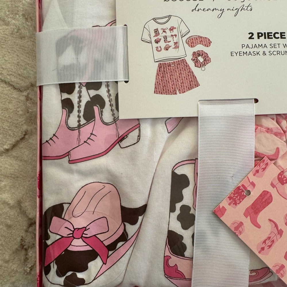 Cowboy style Pajama Set with Eyemask and Scrunchie Large NIB Pink & white colors - Picture 3 of 6
